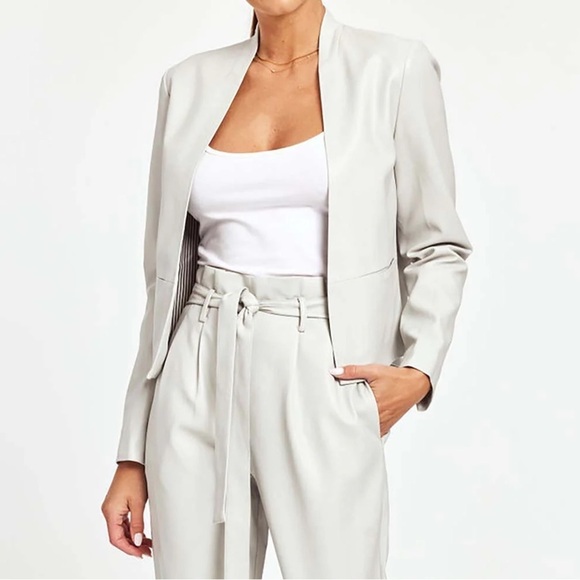 Dolce Cabo Jackets & Blazers - Dolce Cabo light Gray Faux Leather Blazer